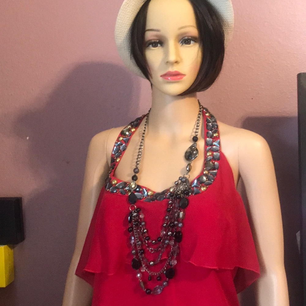 White house black market necklace